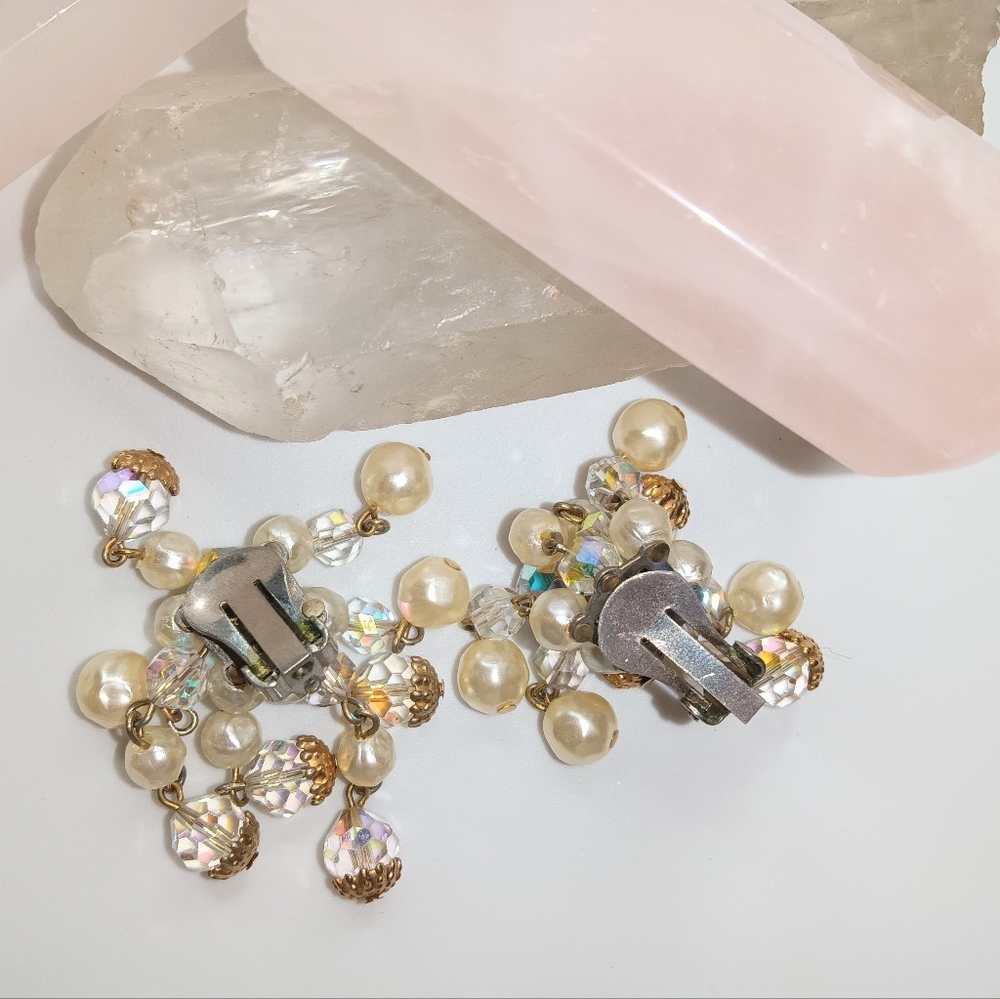 VINTAGE MCM Retro Aurora Borealis Pearl Bead Spray 2" Clip On Earrings - Picture 5 of 6